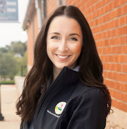 Brandi Pelley Headshot